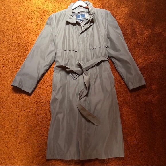 London Fog Other - 🎉HP🎉LONDON FOG Trench coat NWOT